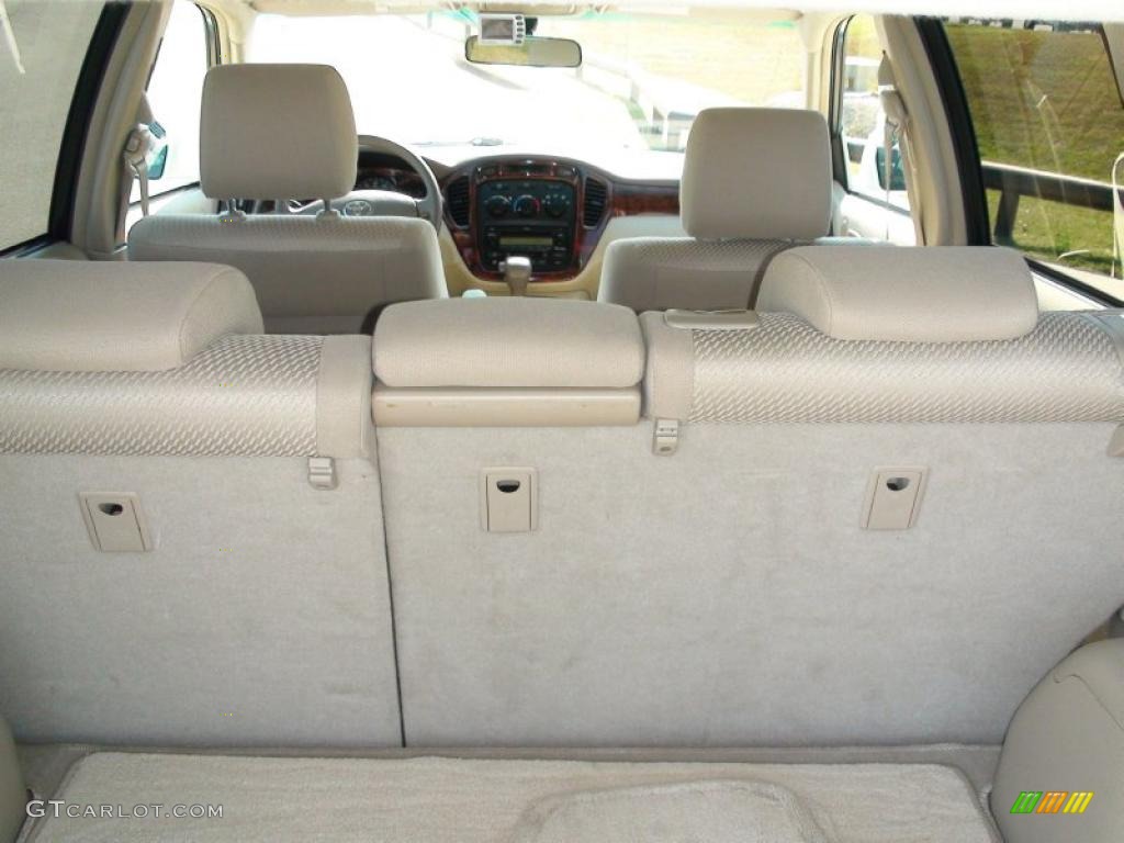 2004 Highlander I4 - Super White / Ivory photo #39