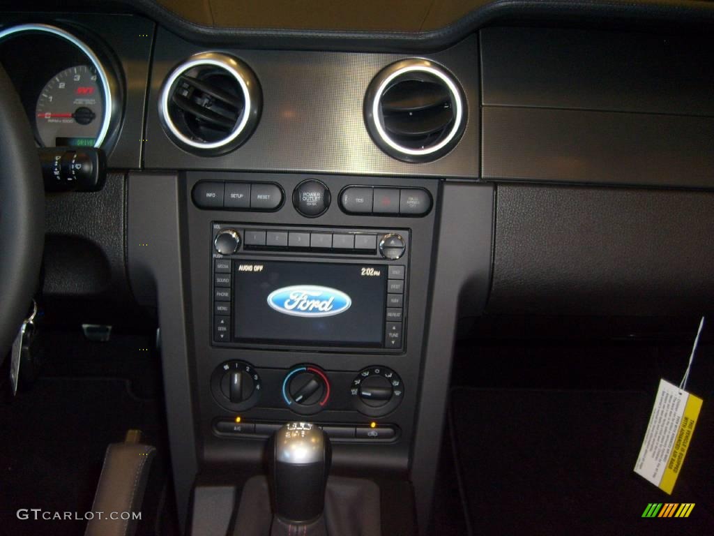 2009 Ford Mustang Shelby GT500 Convertible Controls Photo #2842574