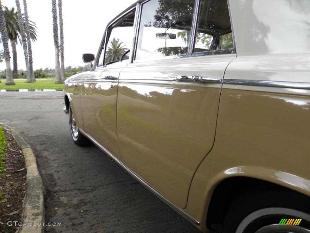 1967 T Series 4 Door - White/Beige Two Tone / Beige photo #12