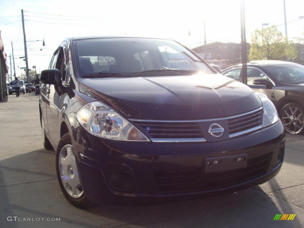 Super Black Nissan Versa