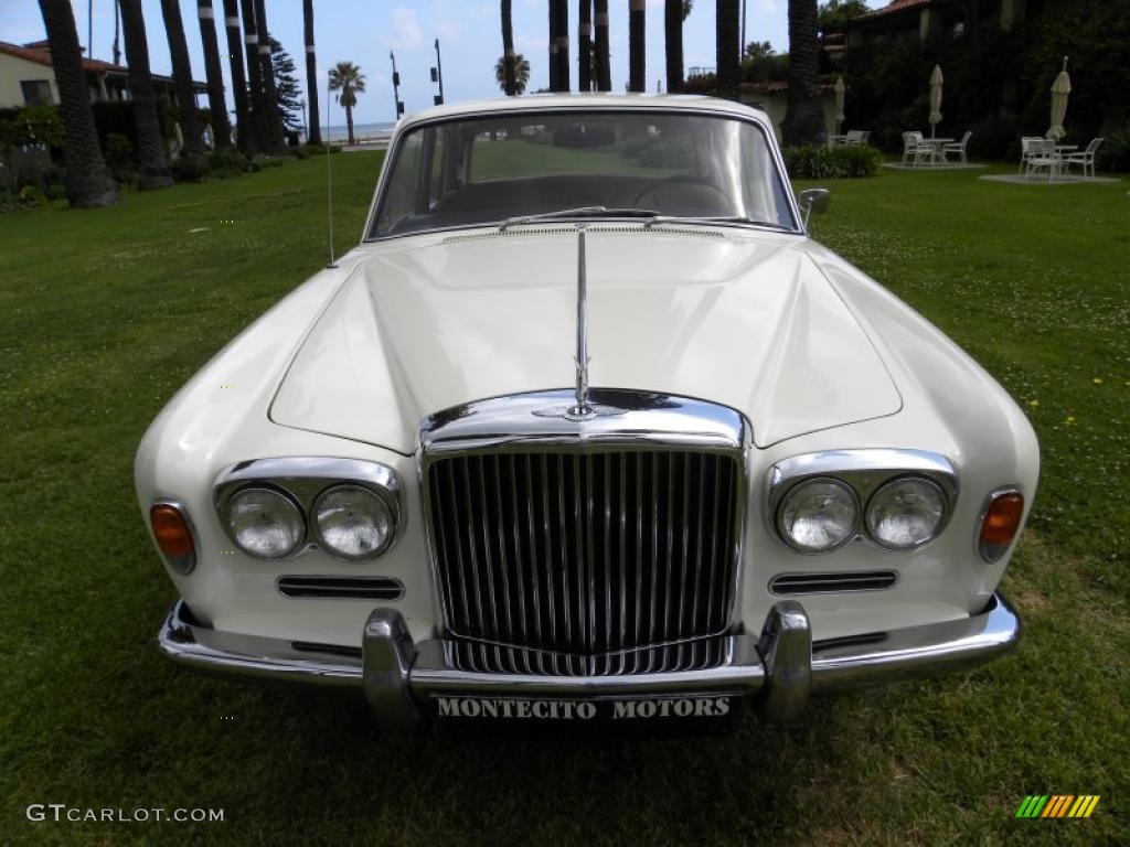 1967 T Series 4 Door - White/Beige Two Tone / Beige photo #23