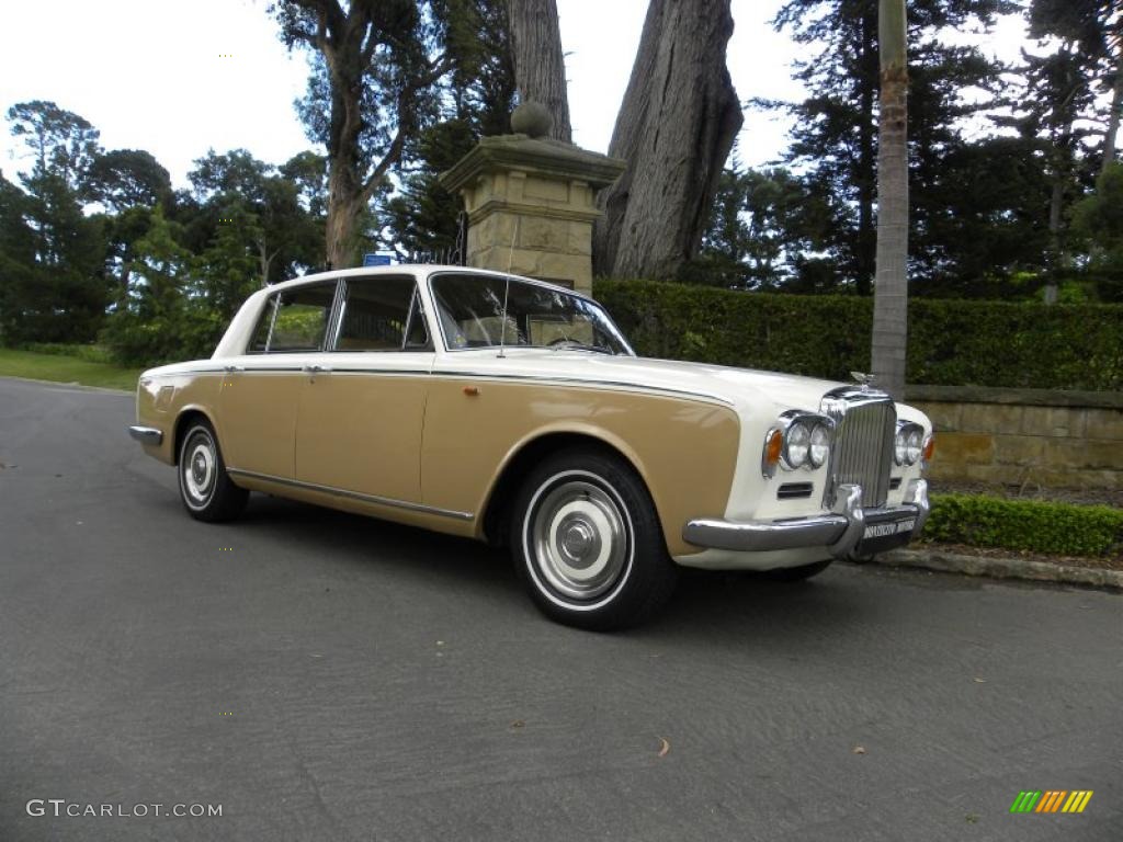1967 T Series 4 Door - White/Beige Two Tone / Beige photo #25