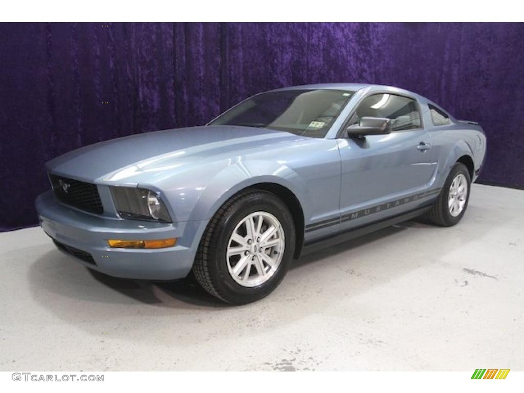 2007 Mustang V6 Deluxe Coupe - Windveil Blue Metallic / Light Graphite photo #29