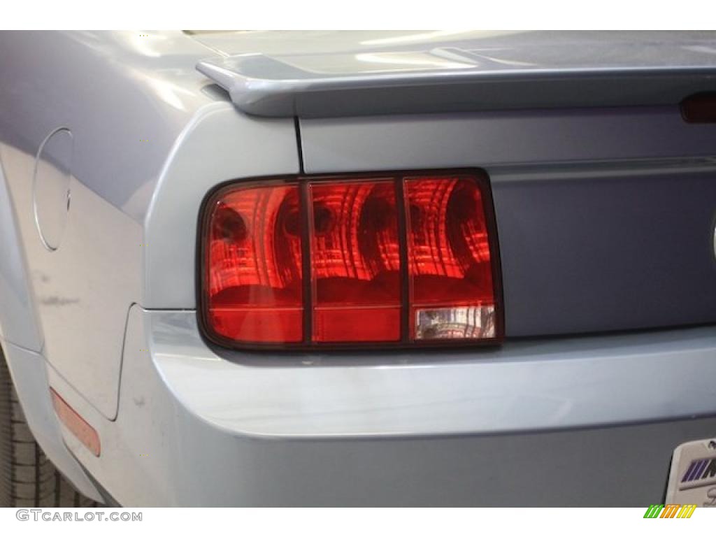 2007 Mustang V6 Deluxe Coupe - Windveil Blue Metallic / Light Graphite photo #34