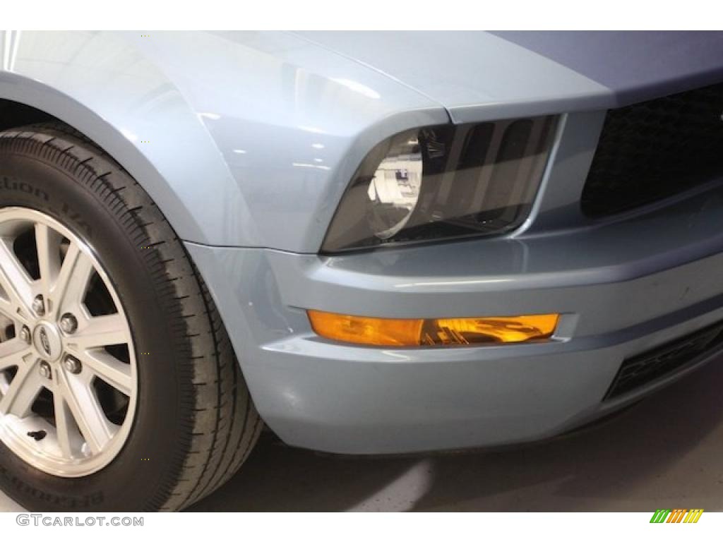 2007 Mustang V6 Deluxe Coupe - Windveil Blue Metallic / Light Graphite photo #38
