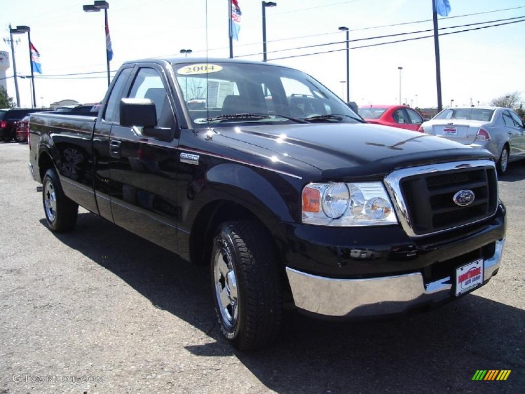 2004 F150 XL Regular Cab - Black / Dark Flint photo #7