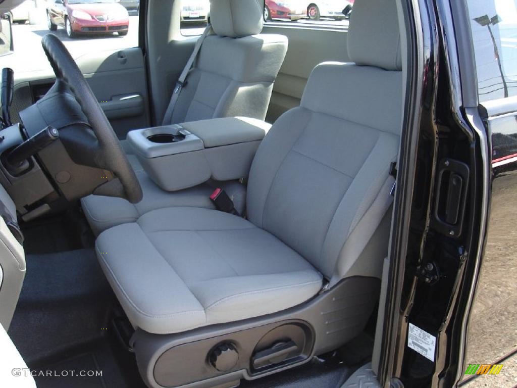 2004 F150 XL Regular Cab - Black / Dark Flint photo #13