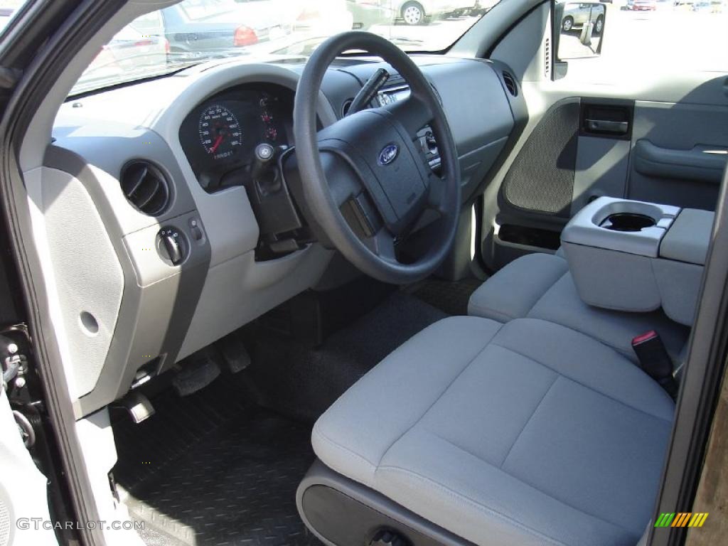 2004 F150 XL Regular Cab - Black / Dark Flint photo #20