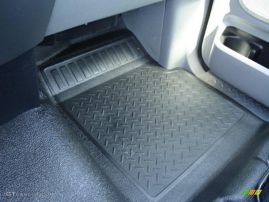 2004 F150 XL Regular Cab - Black / Dark Flint photo #22