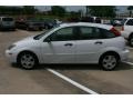 2004 Cloud 9 White Ford Focus ZX5 Hatchback  photo #12