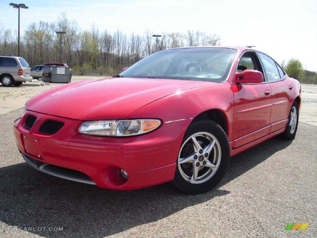 2000 Grand Prix GT Sedan - Bright Red / Graphite photo #1