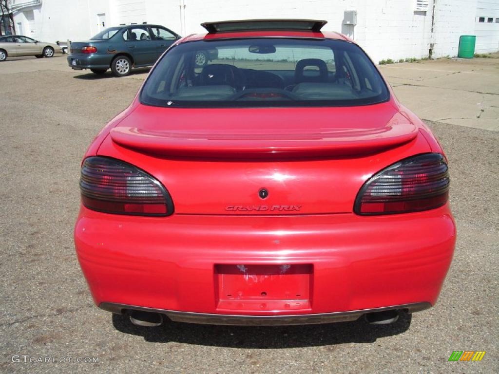 2000 Grand Prix GT Sedan - Bright Red / Graphite photo #4