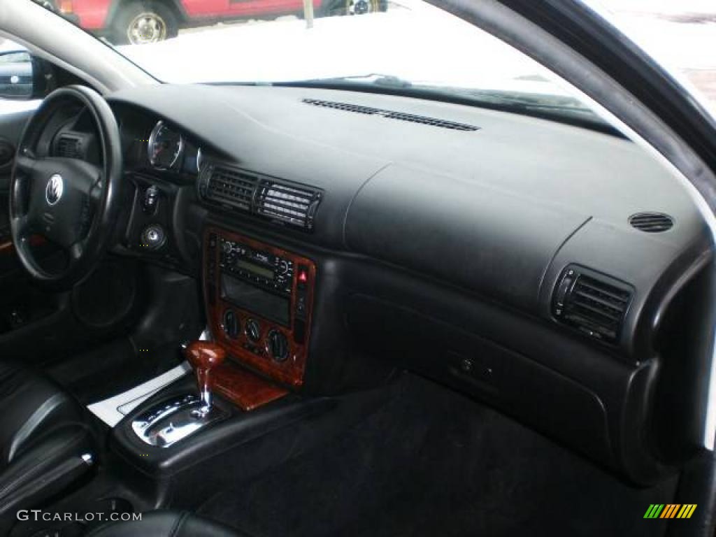 2001 Passat GLS V6 4Motion Wagon - Black Magic Pearl / Black photo #30