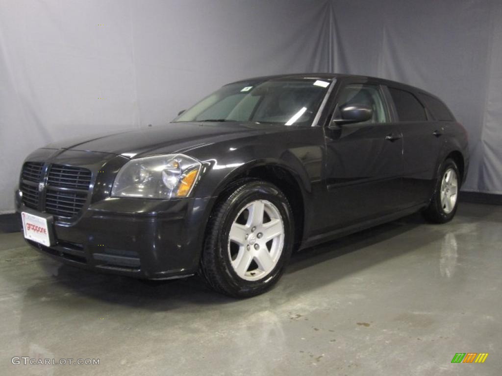 Brilliant Black Crystal Pearl Dodge Magnum