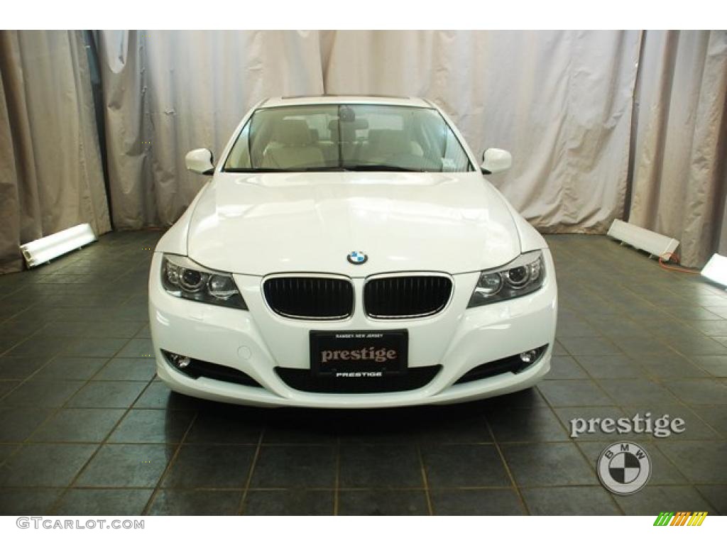 2010 3 Series 328i xDrive Sedan - Alpine White / Oyster/Black Dakota Leather photo #5