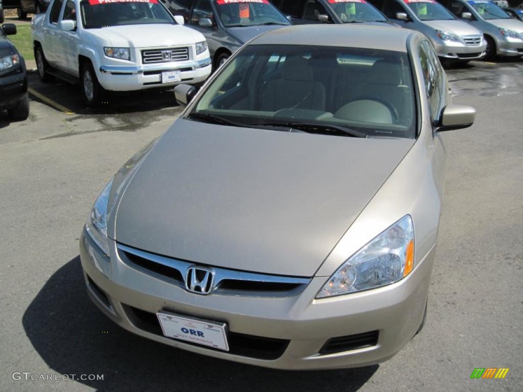 2006 Accord LX Sedan - Desert Mist Metallic / Ivory photo #8