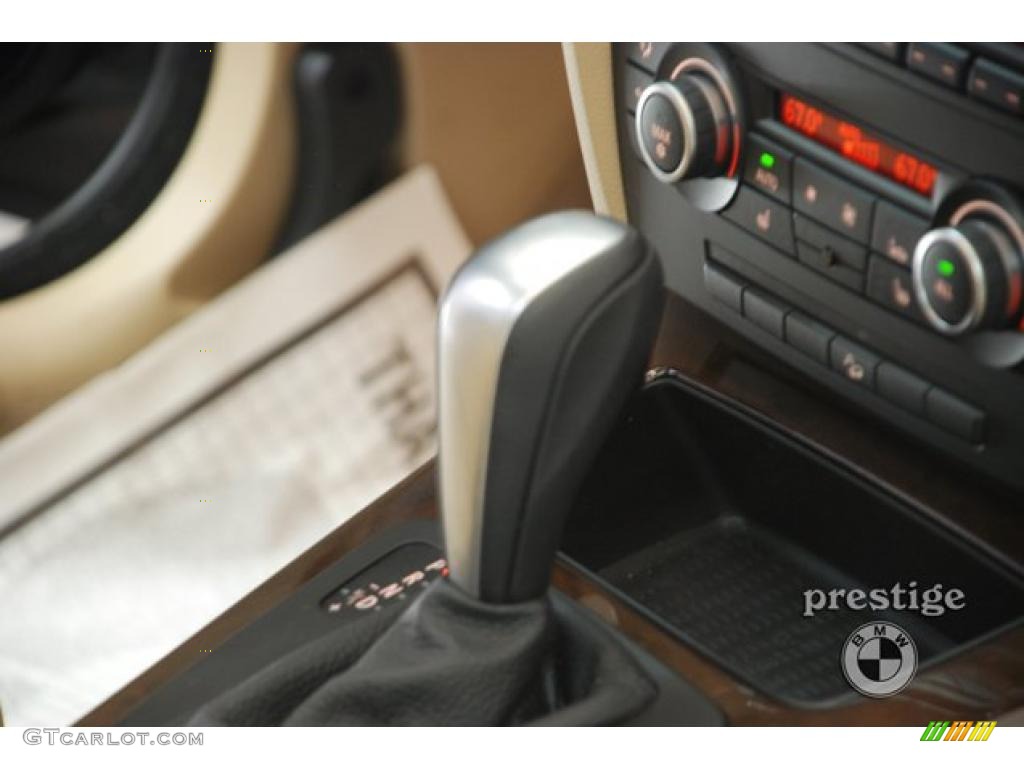 2010 3 Series 328i xDrive Sedan - Jet Black / Beige photo #17