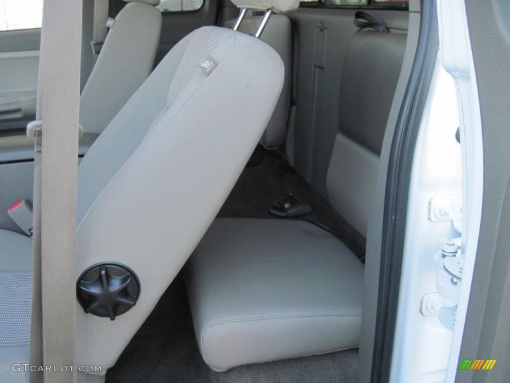 2007 Dakota SLT Club Cab - Bright White / Medium Slate Gray photo #9