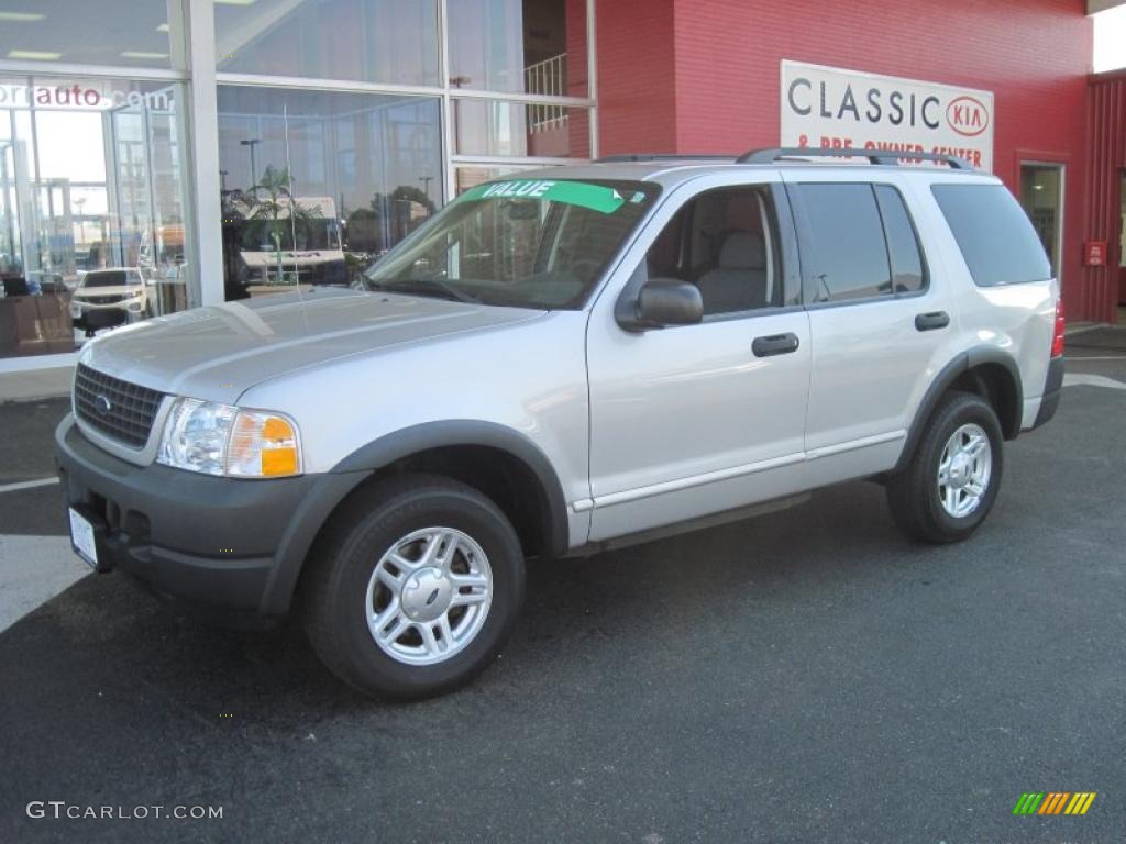 Silver Birch Metallic Ford Explorer