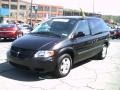 Brilliant Black - Caravan SXT Photo No. 18