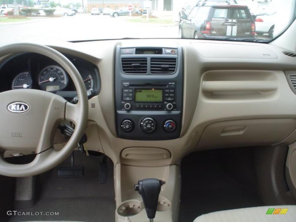 2009 Sportage LX - Clear White / Beige photo #8