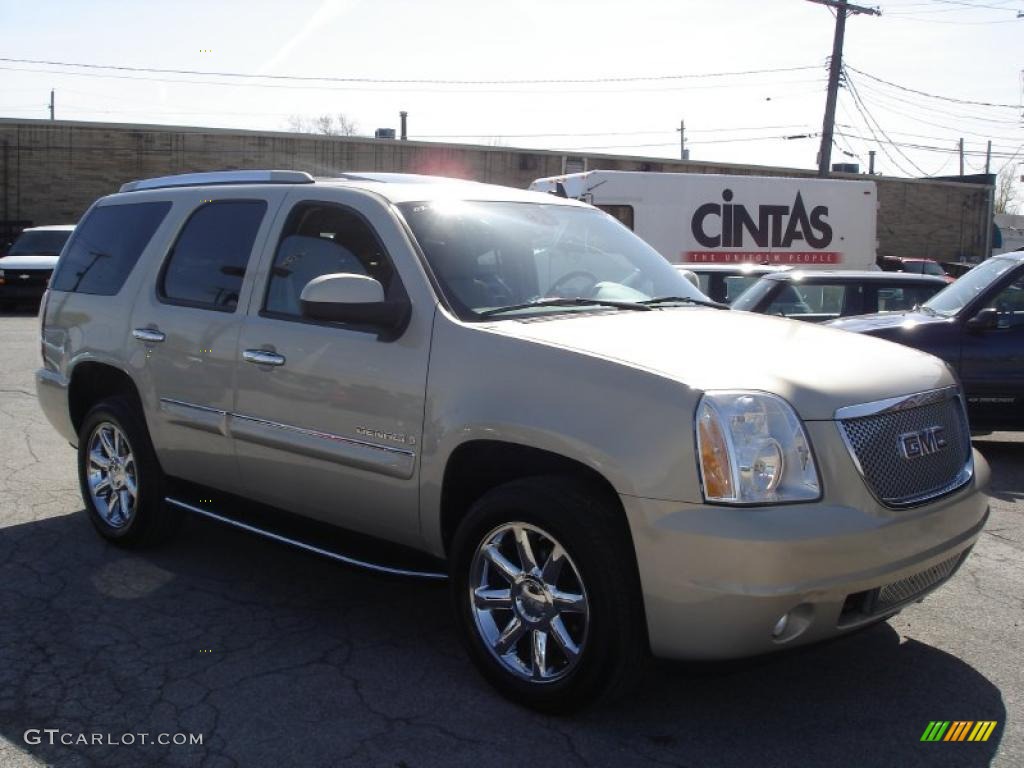 2007 Yukon Denali AWD - Gold Mist Metallic / Cocoa/Light Cashmere photo #4