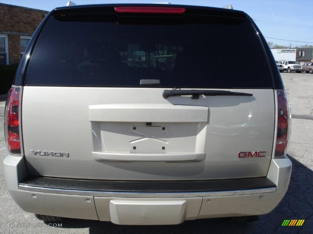2007 Yukon Denali AWD - Gold Mist Metallic / Cocoa/Light Cashmere photo #6