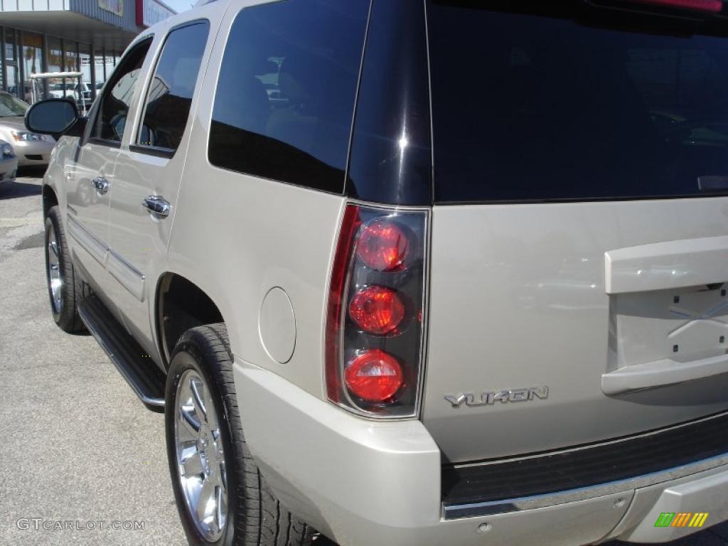 2007 Yukon Denali AWD - Gold Mist Metallic / Cocoa/Light Cashmere photo #7
