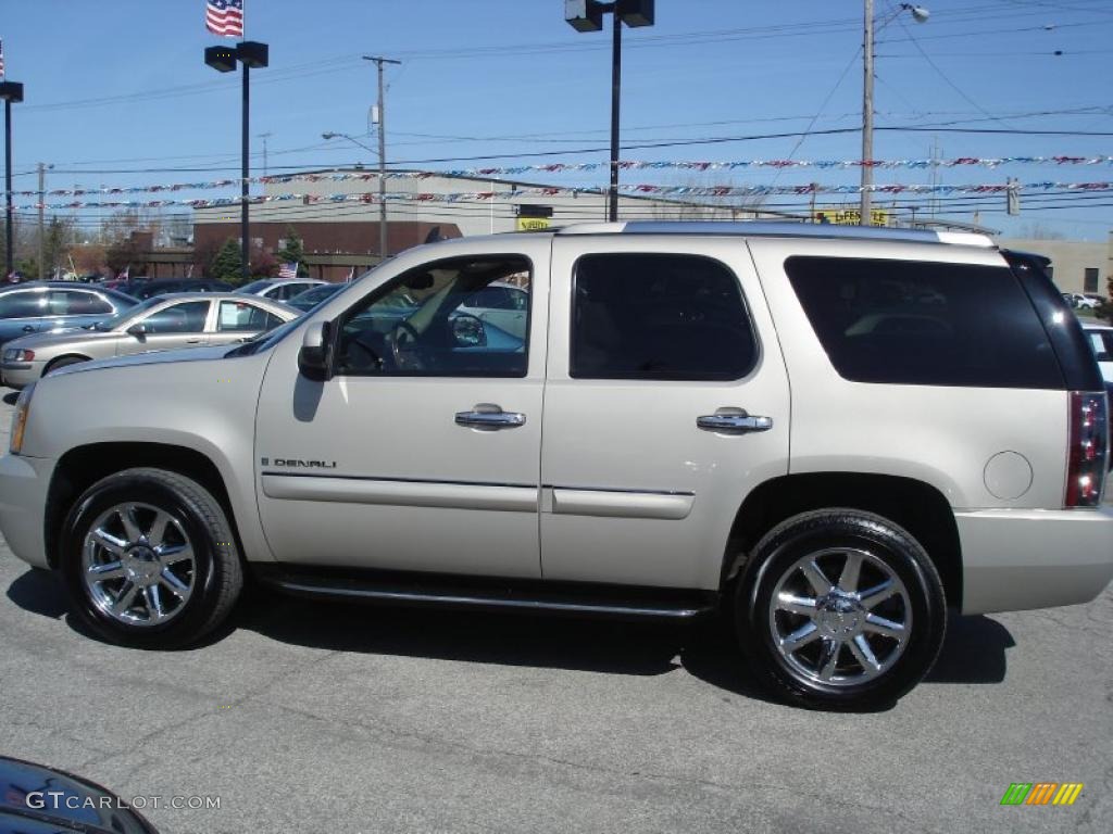 2007 Yukon Denali AWD - Gold Mist Metallic / Cocoa/Light Cashmere photo #8