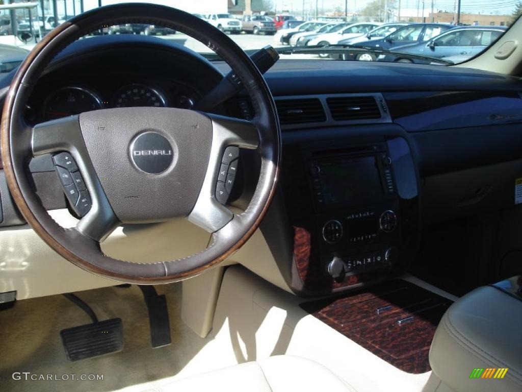 2007 Yukon Denali AWD - Gold Mist Metallic / Cocoa/Light Cashmere photo #13