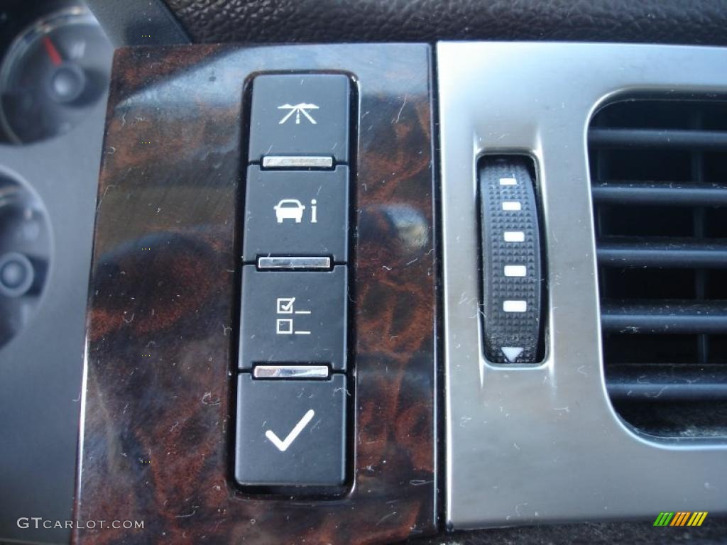 2007 Yukon Denali AWD - Gold Mist Metallic / Cocoa/Light Cashmere photo #28