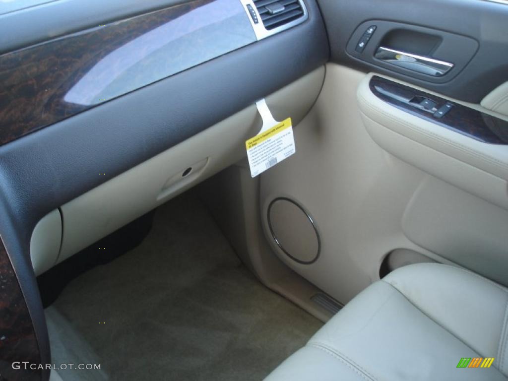 2007 Yukon Denali AWD - Gold Mist Metallic / Cocoa/Light Cashmere photo #31