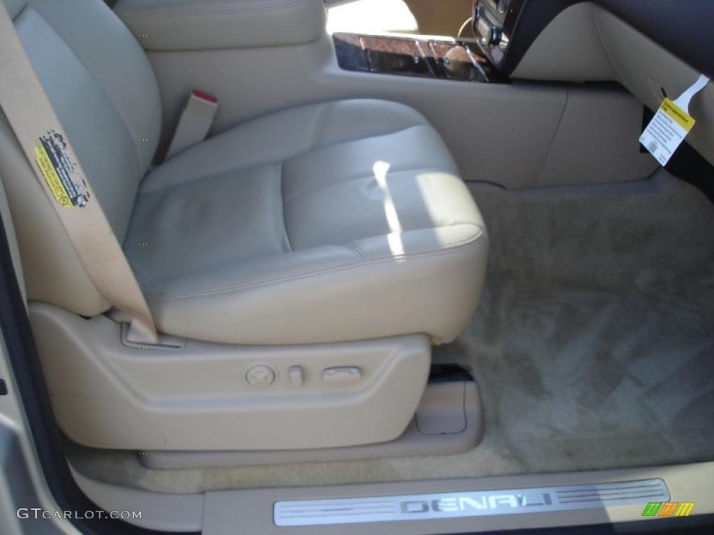 2007 Yukon Denali AWD - Gold Mist Metallic / Cocoa/Light Cashmere photo #34