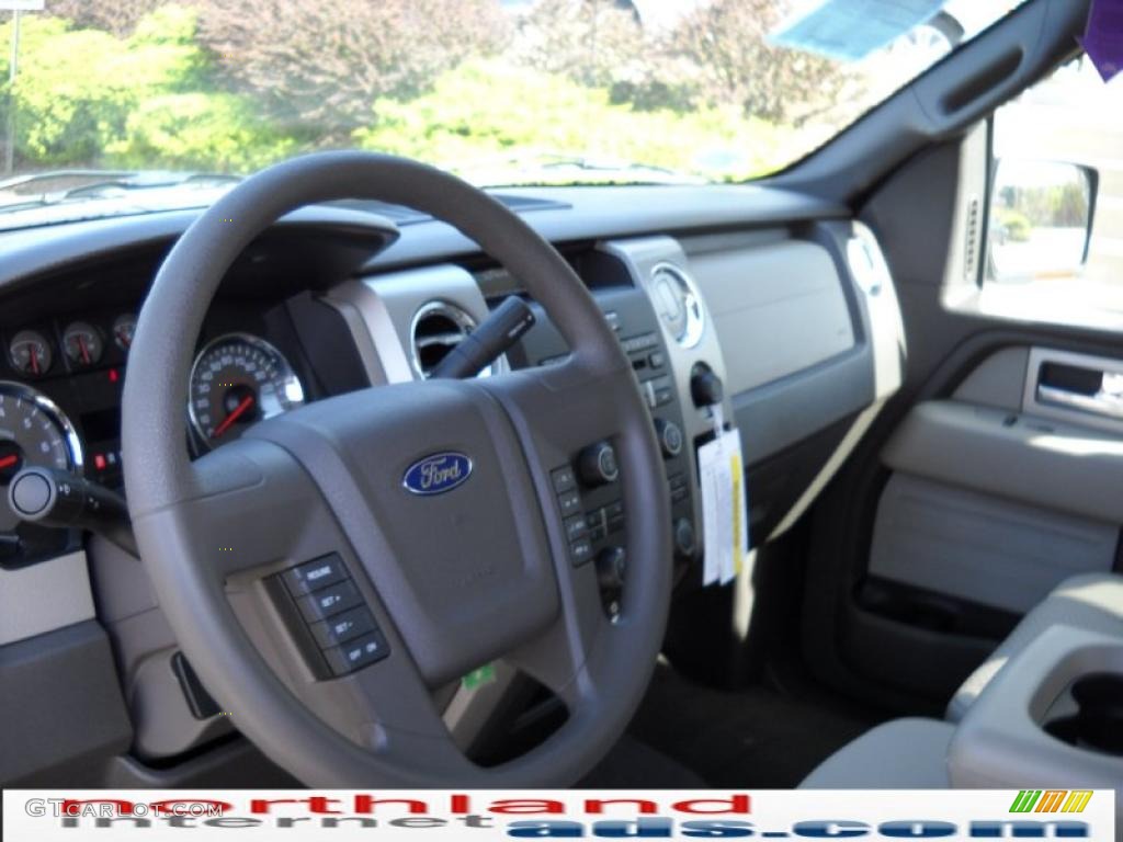 2010 F150 XLT SuperCab 4x4 - Ingot Silver Metallic / Medium Stone photo #10