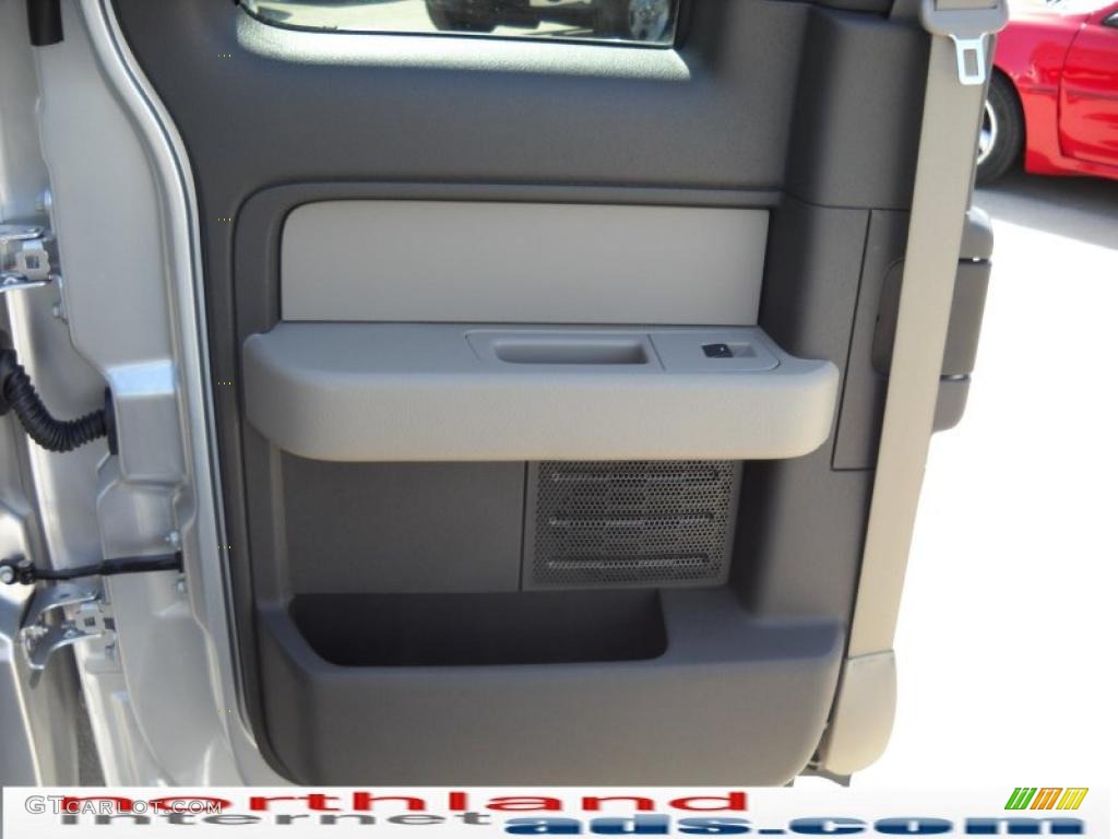 2010 F150 XLT SuperCab 4x4 - Ingot Silver Metallic / Medium Stone photo #13