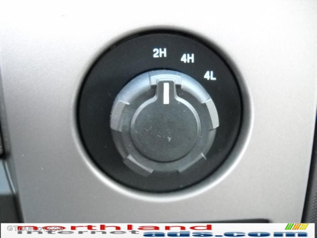 2010 F150 XLT SuperCab 4x4 - Ingot Silver Metallic / Medium Stone photo #18