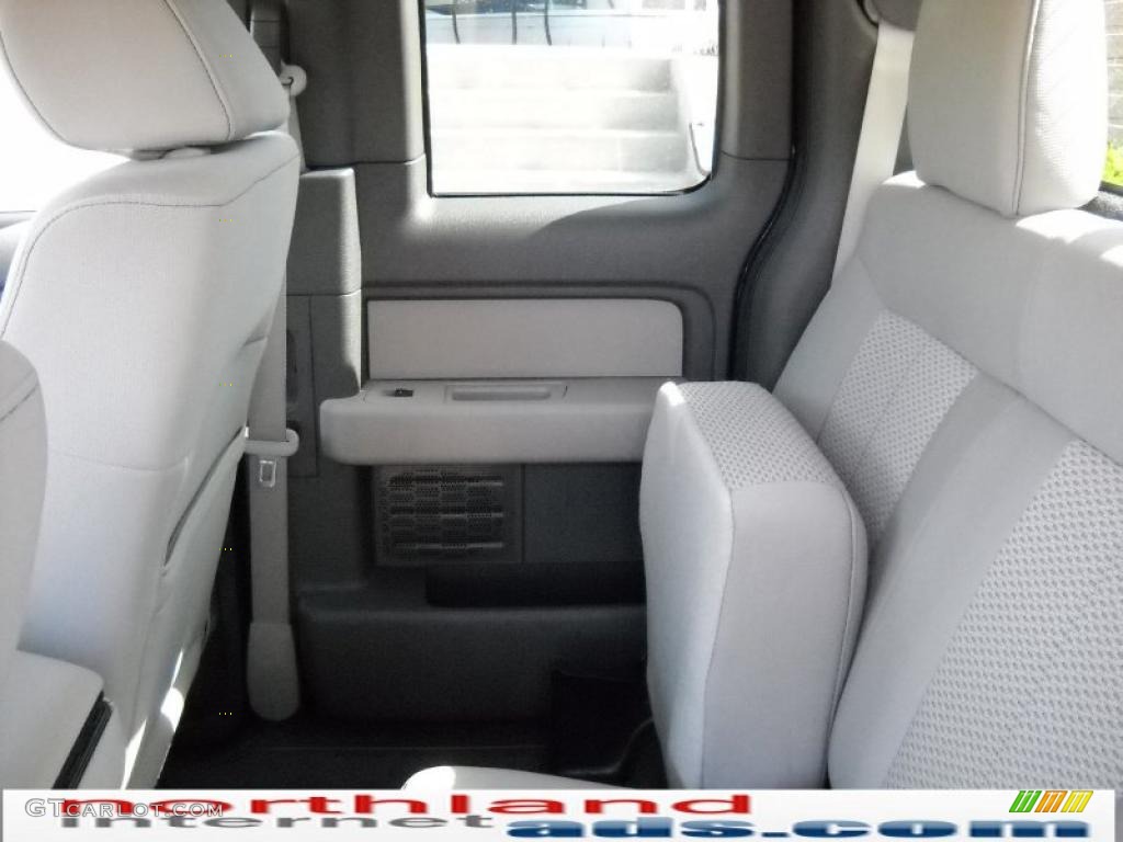 2010 F150 XLT SuperCab 4x4 - Dark Blue Pearl Metallic / Medium Stone photo #15