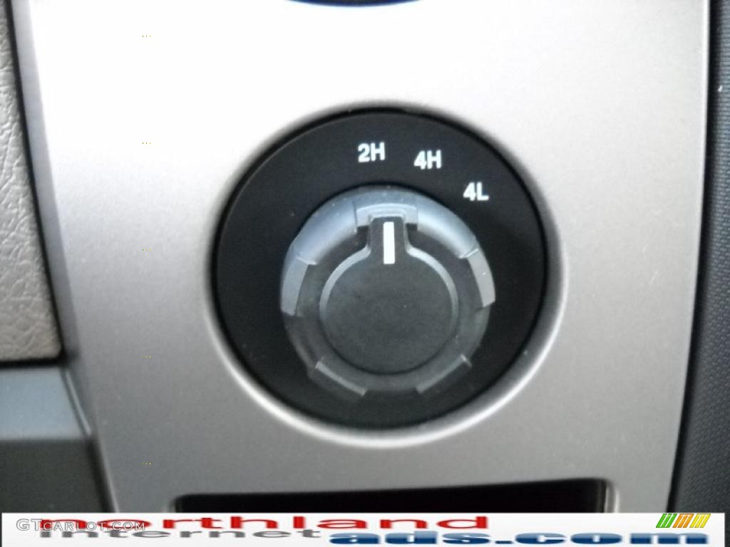 2010 F150 XLT SuperCab 4x4 - Dark Blue Pearl Metallic / Medium Stone photo #18