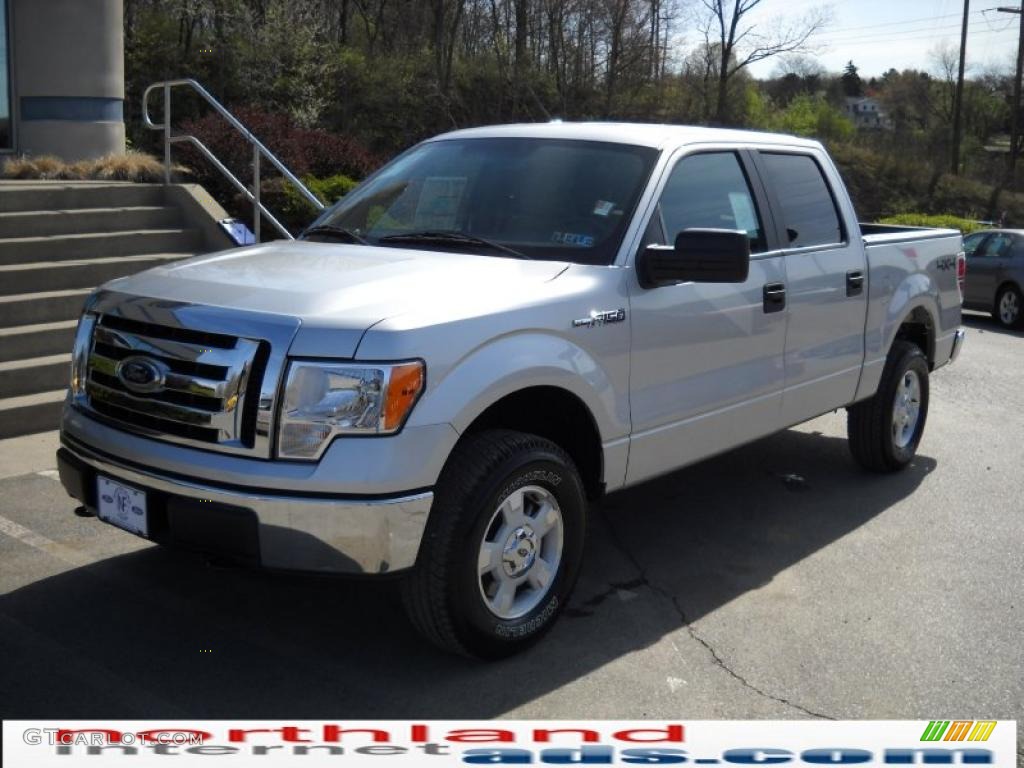 2010 F150 XLT SuperCrew 4x4 - Ingot Silver Metallic / Medium Stone photo #2