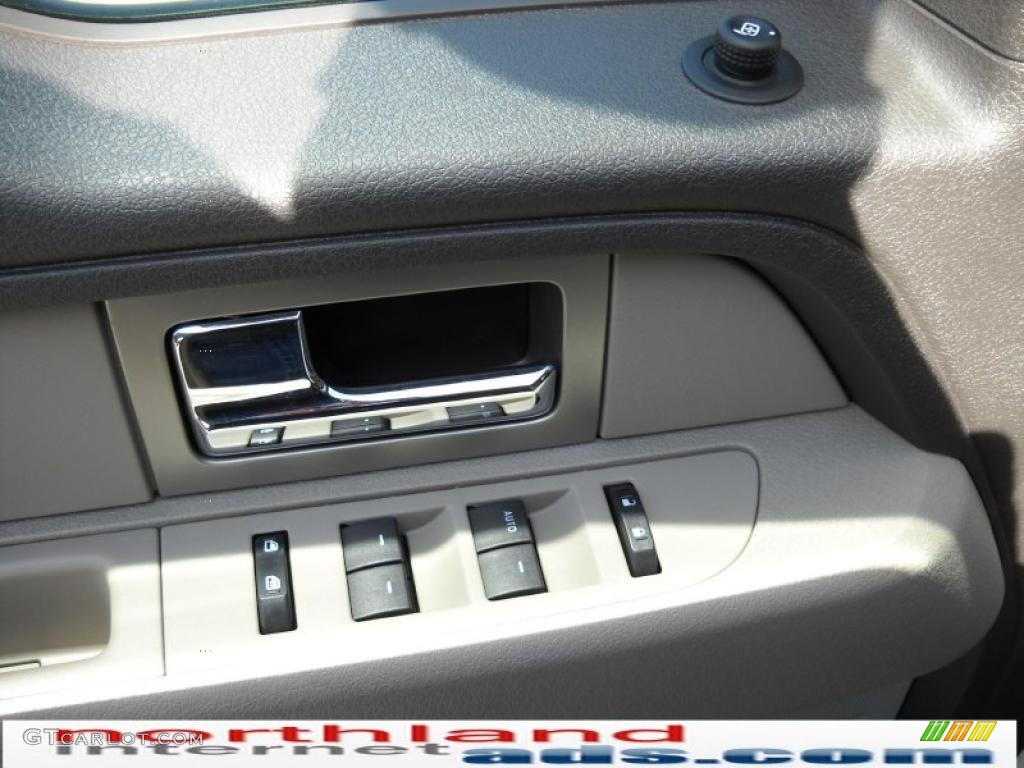 2010 F150 XLT SuperCrew 4x4 - Ingot Silver Metallic / Medium Stone photo #16