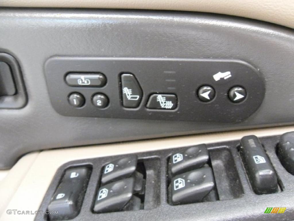 2004 Avalanche 2500 4x4 - Dark Blue Metallic / Medium Neutral Beige photo #11