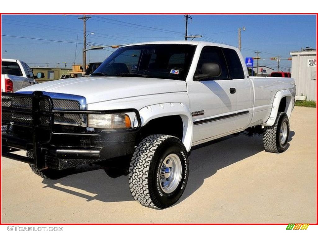 2001 Ram 2500 SLT Quad Cab 4x4 - Bright White / Mist Gray photo #1