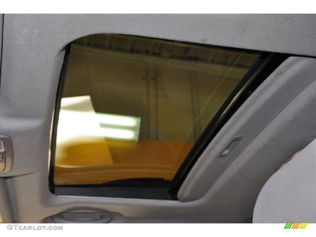 2004 4Runner SR5 4x4 - Natural White / Stone photo #10