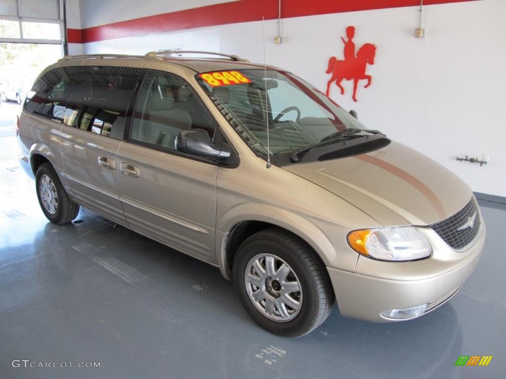 2003 Town & Country Limited - Light Almond Pearl / Taupe photo #1