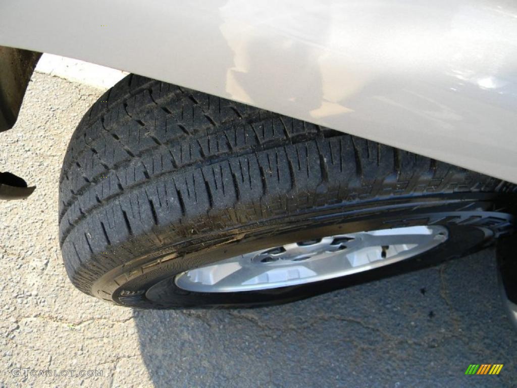 2005 Silverado 1500 LS Crew Cab - Silver Birch Metallic / Medium Gray photo #26
