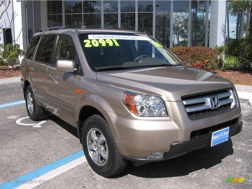 Desert Rock Metallic Honda Pilot