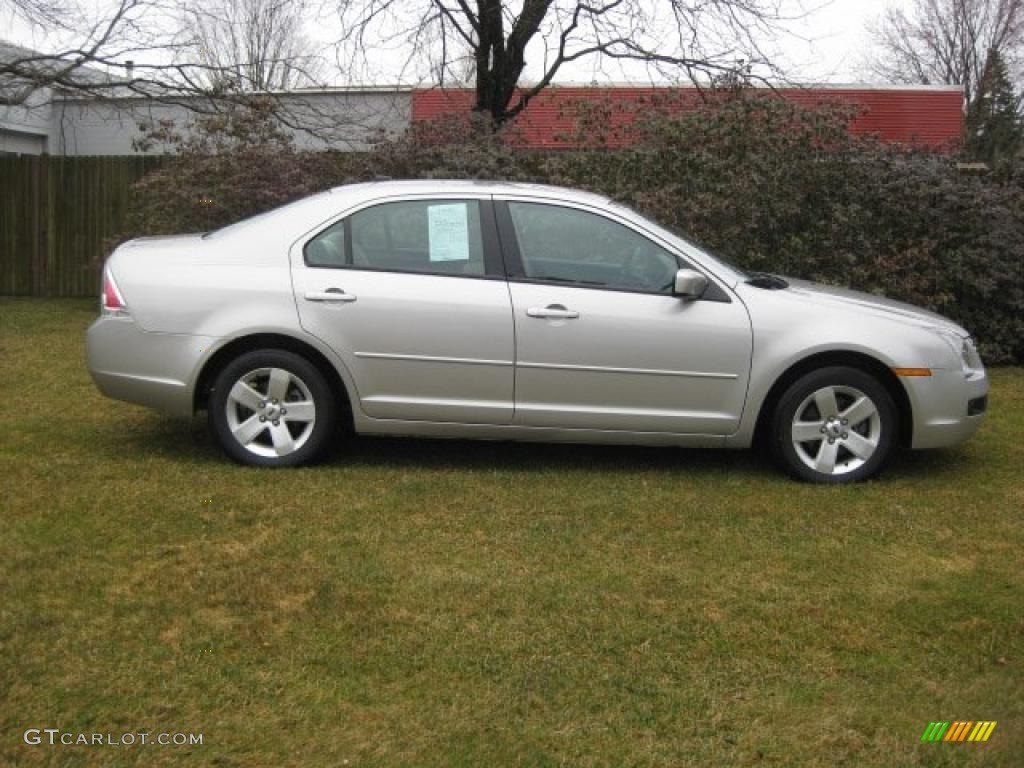 2008 Fusion SE V6 - Brilliant Silver Metallic / Medium Light Stone photo #3