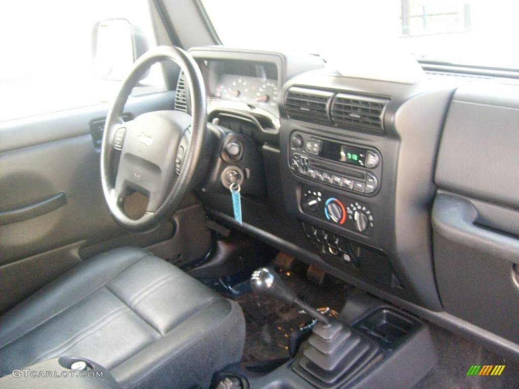 2004 Wrangler X 4x4 - Patriot Blue Pearl / Dark Slate Gray photo #17
