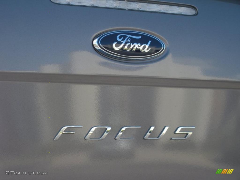2010 Focus SES Sedan - Sterling Grey Metallic / Medium Stone photo #4