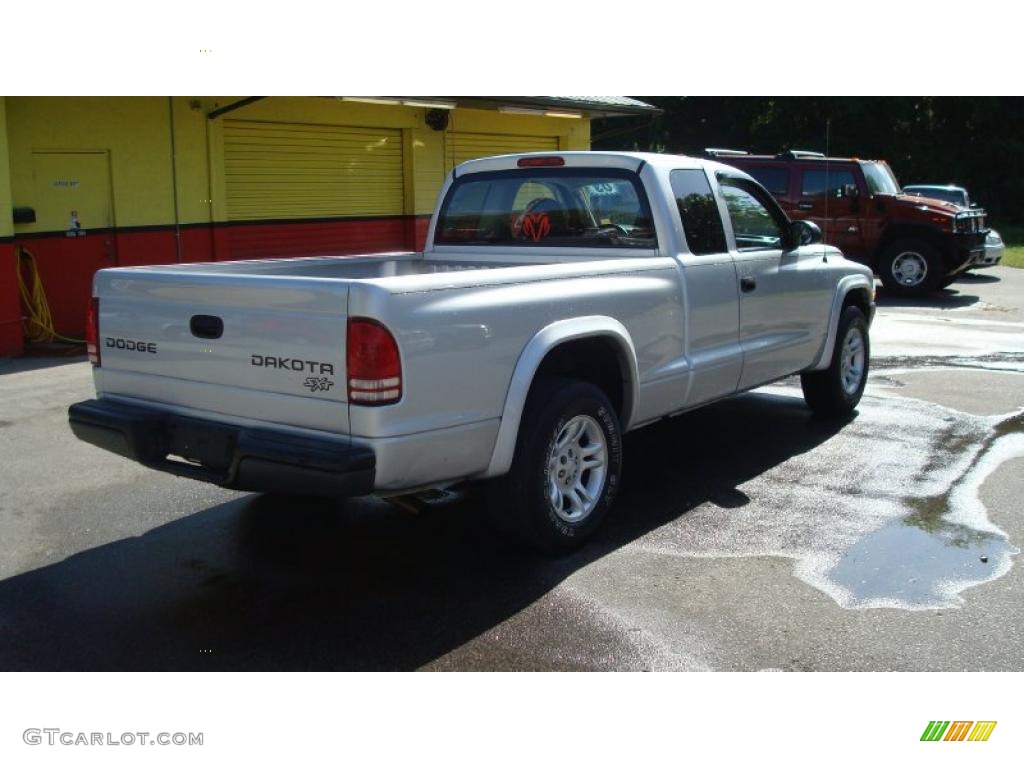 2003 Dakota SXT Club Cab - Bright Silver Metallic / Dark Slate Gray photo #3